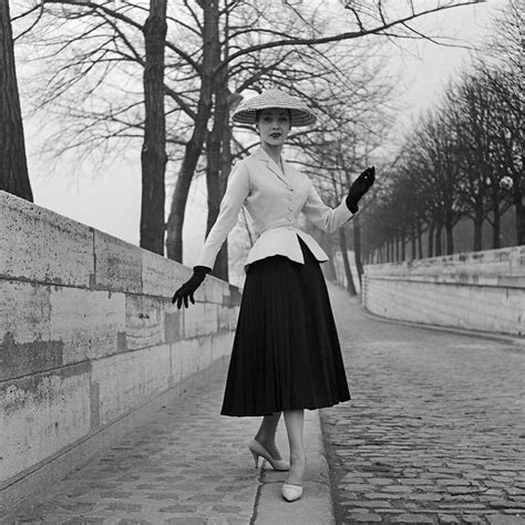 christian dior looks|Dior the new look 1947.